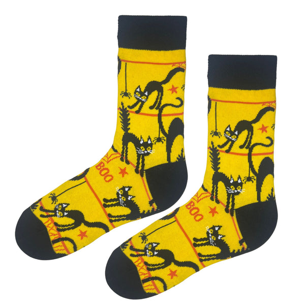 Black Cat Halloween Socks 🐈⬛🎃Featuring playful black cats, hanging spiders, and “BOO” text on a bright yellow background